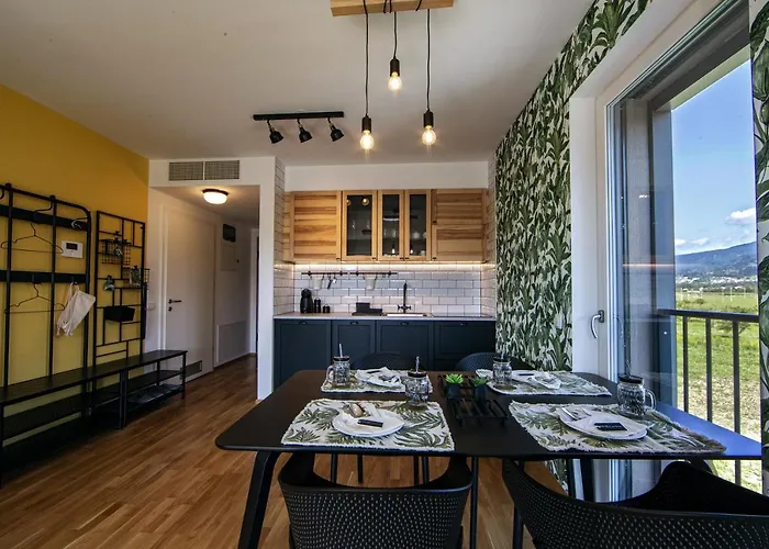 Apartment Jungle Mesh Lux Bled