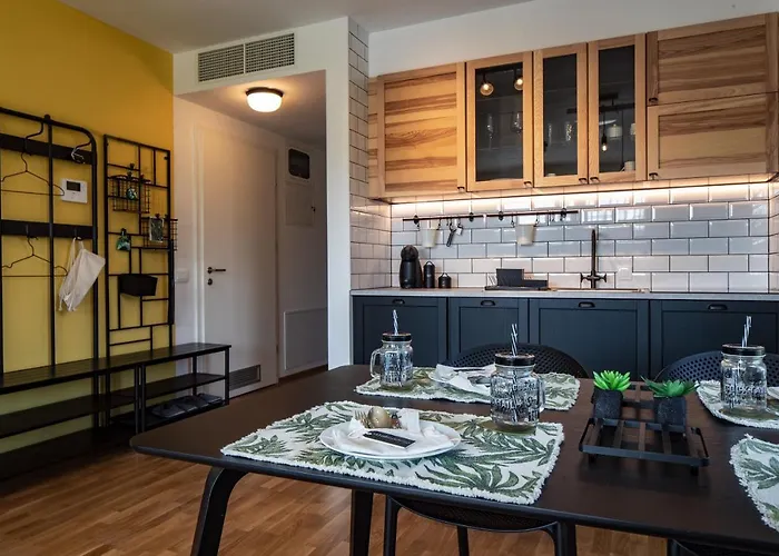 Jungle Mesh Lux Apartment Bled